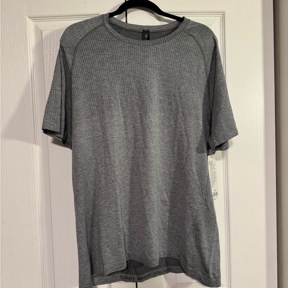 lululemon athletica Men's Gray Short-Sleeve Athletic Tee NWT